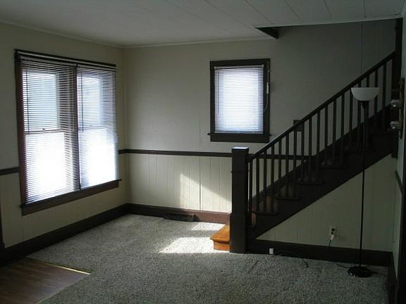 4th image of 512 E Yeasting St