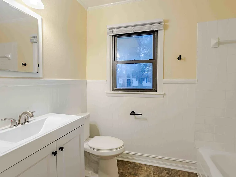 211 Lana Dr — Photo 10