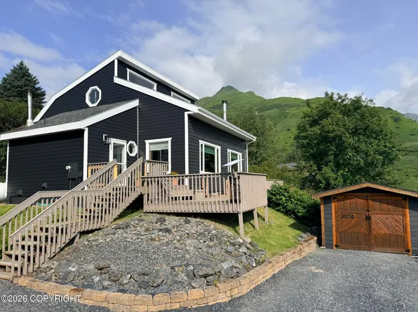 10758 Birch Cir, Kodiak, AK 99615