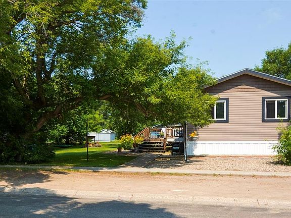 2nd image of 520 Assiniboia AVENUE