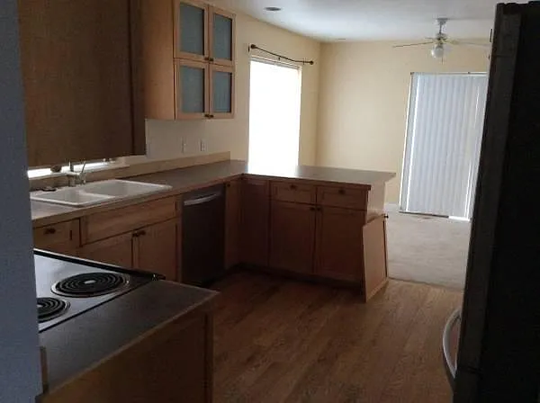 224 Marilyn Ct — Photo 3