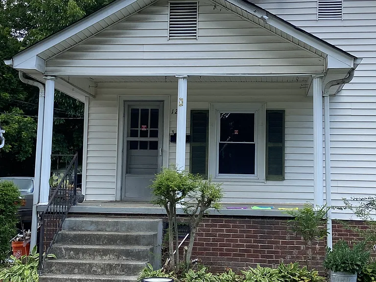 120 Freeze Ave NW — Photo 1