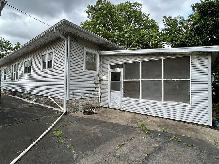 201 W Madison St — Photo 12