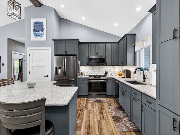 5th image of 225 Stone Hill Court