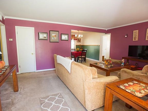 3rd image of 1754 Viburnum Ln