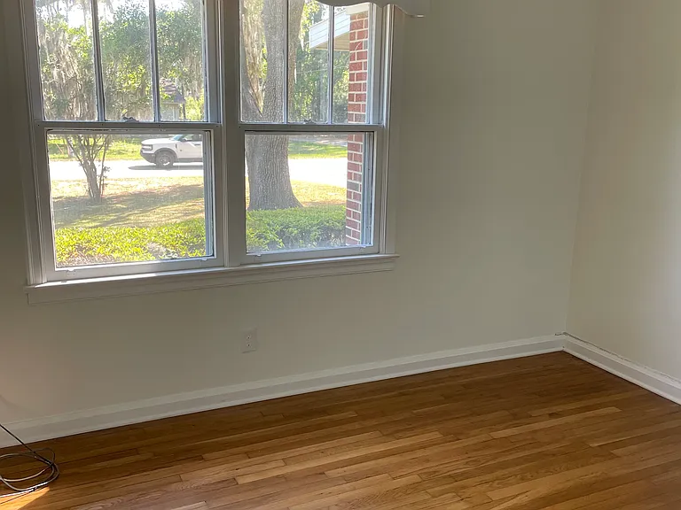 702 Lee Blvd — Photo 3