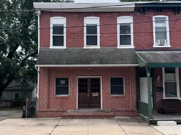 5 8th St, Upland, PA 19015
