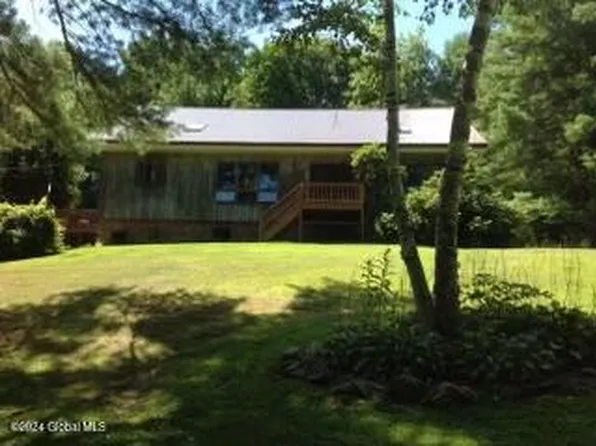 57 Lake Shore Drive, Troy, NY 12180