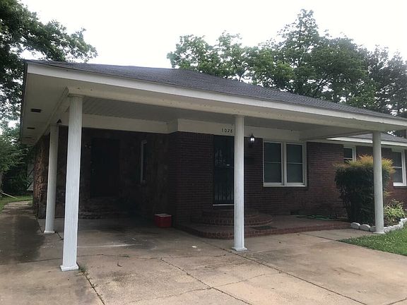 4th image of 1028 Illinois St