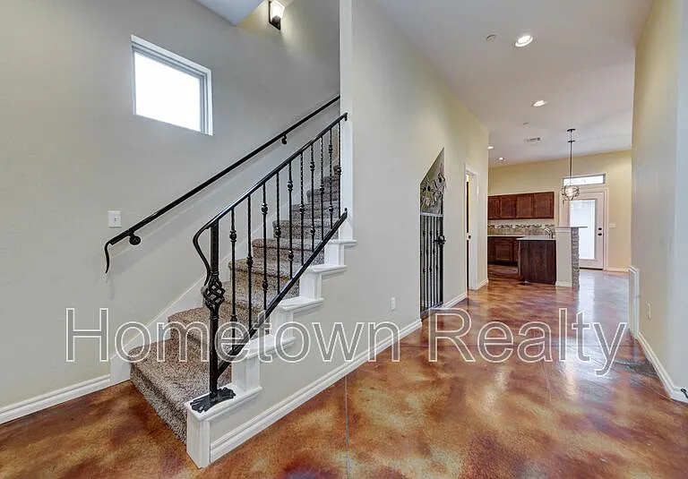 463 S Fretz Ave — Photo 5