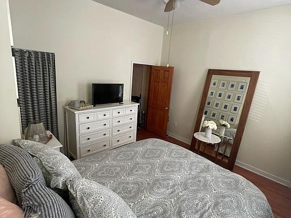3rd image of 1523 Christian St APT 1F