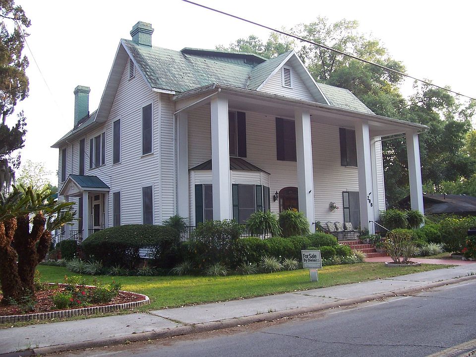 1st image of 268 SE Camp St