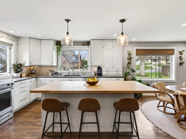 5621 Grant St, Omaha, NE 68104