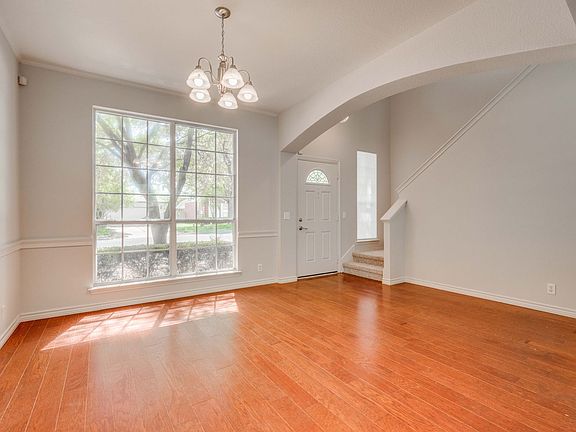 5th image of 8014 Brienne Dr
