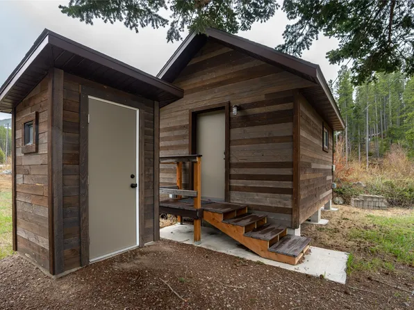 612 S Main St, Neihart, MT 59465