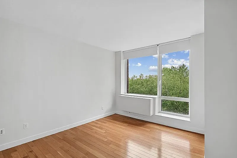 3260 Henry Hudson Parkway — Photo 1