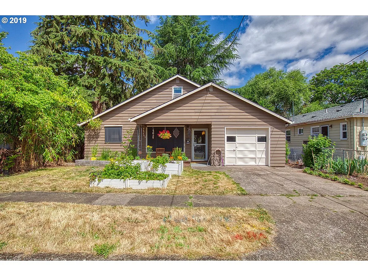230 W Fairfield St photo 1
