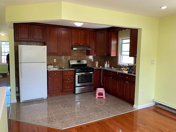 2nd image of 8727 124th St Floor 2