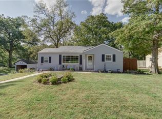 5630 N Amoret Ave, Kansas City, MO 64151