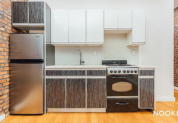 4th image of 662 Park Pl APT 1RL