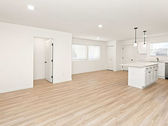 4th image of 6134 Aurelius Rd