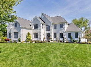 7 Tranquil Ct, Freehold, NJ 07728
