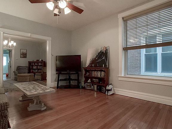 3rd image of 3129-3131 Lackland Ave Unit 3129