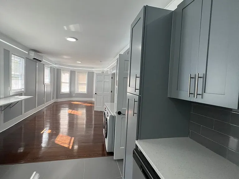 97 Sheffield Ave — Photo 20