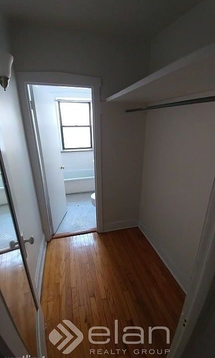 1st image of 4023 W Melrose St APT 1N