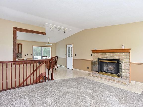 4th image of 811 Walnut Grove Ln