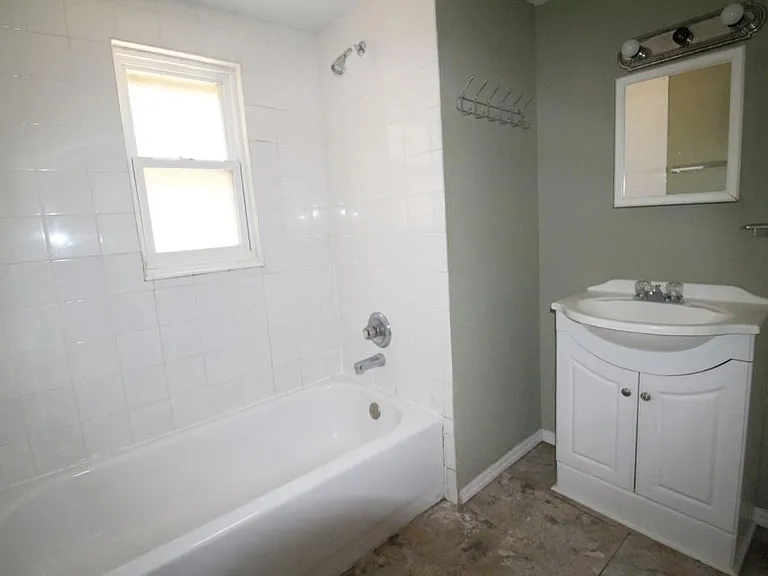 2584 Deming Ave — Photo 8