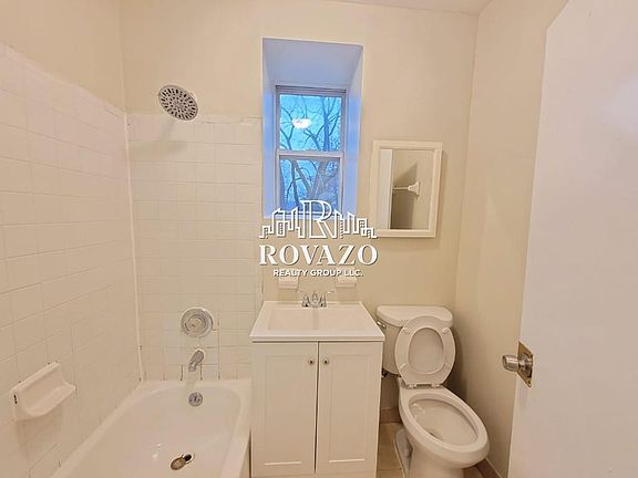 5th image of 691 Elizabeth Ave APT 21