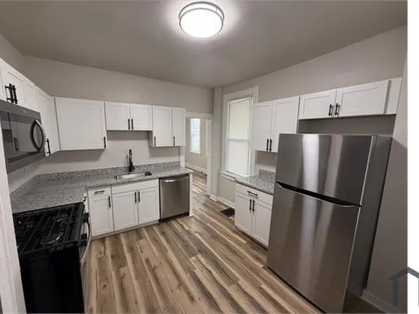 105 1st Ave W, West Mifflin, PA 15122