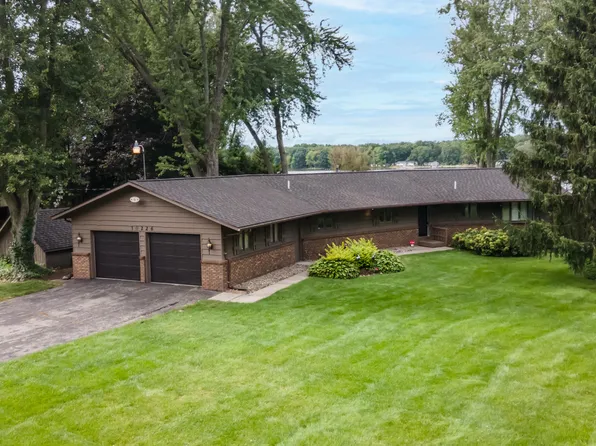 10226 Tomkinson Dr, Scotts, MI 49088