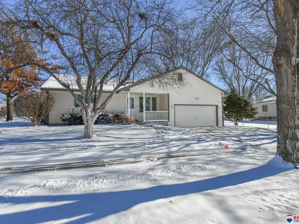 5120 NW 7th St, Lincoln, NE 68521