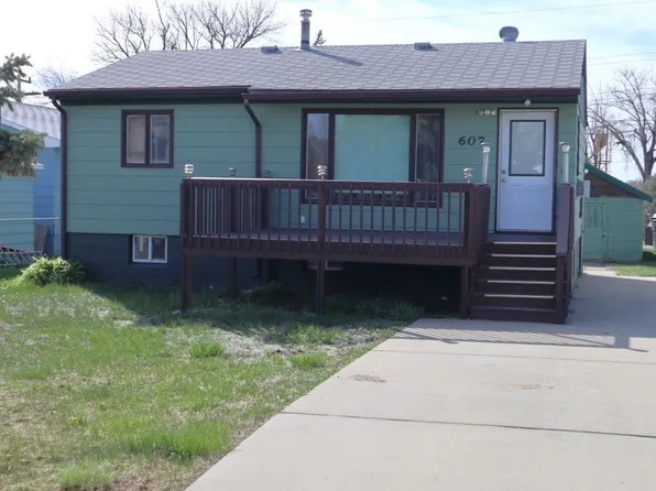 607 N Sargent Ave, Glendive, MT 59330