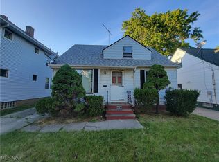 17801 Grovewood Ave, Cleveland, OH 44119