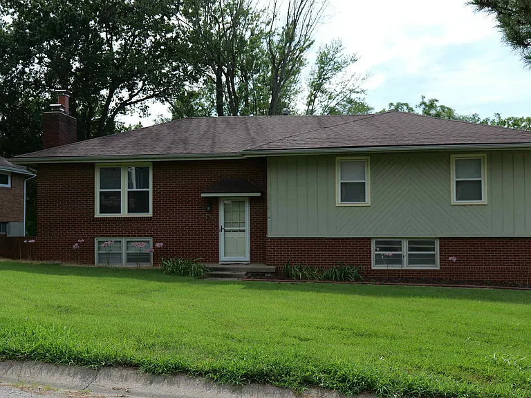5018 Rosehill Dr — Photo 1