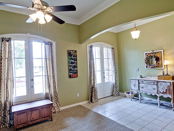 3rd image of 13218 Carriage Cir
