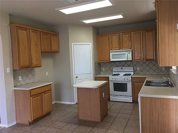 3rd image of 2709 Tinmouth St