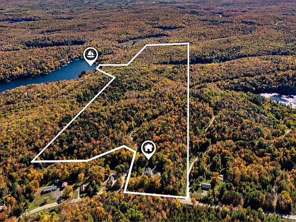 2nd image of 1045 Chemin Du Lac Louisa