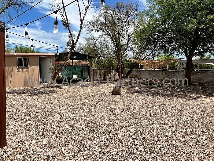 1721 E Silver St — Photo 11