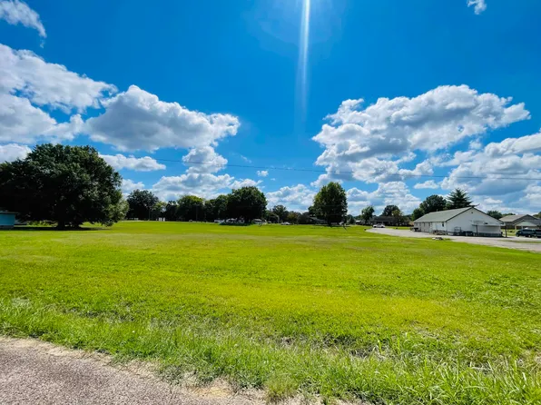 5 Maple St E, Savannah, TN 38372