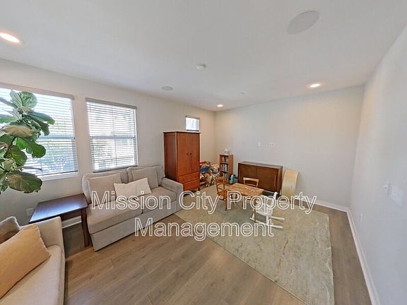 4th image of 502 Asilomar Way Unit 105