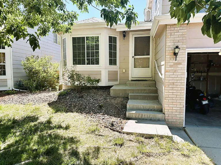 10542 Holyoke Dr — Photo 1