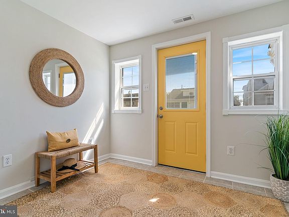 5th image of 2824 Bay Blvd