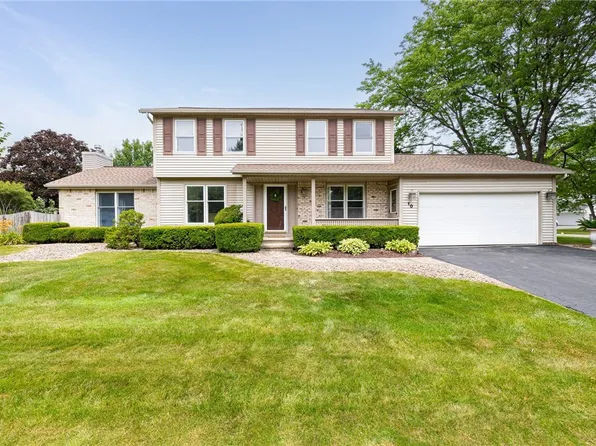 10 Roxwood Cir, Rochester, NY 14612