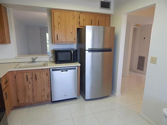 2nd image of 14723 Cumberland Dr #4020