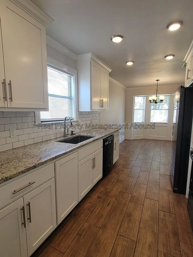 3 bed, 2.0 bath, 1474 sqft, $1,900 — Photo 3