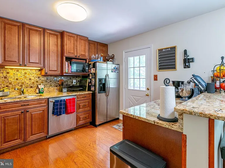 13662 Barren Springs Ct — Photo 22